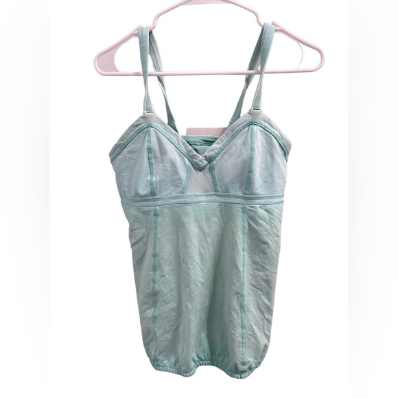 ❤️Lululemon tank with built in bra - Aqua - Picture 1 of 6